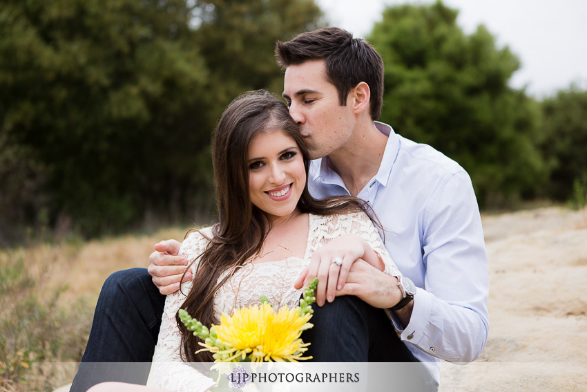 02-romantic-engagement-photos
