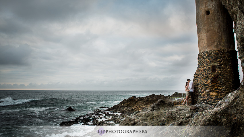 06-romantic-engagement-photos