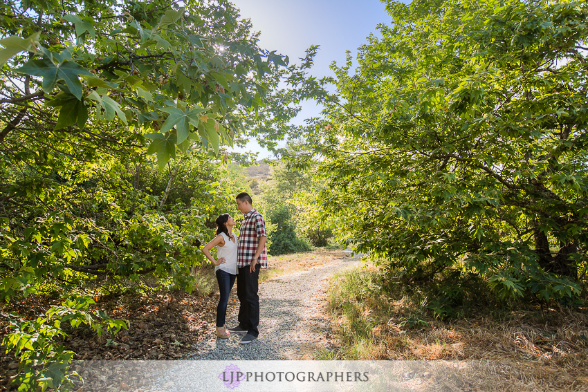 01-fun-engagement-beach-photos