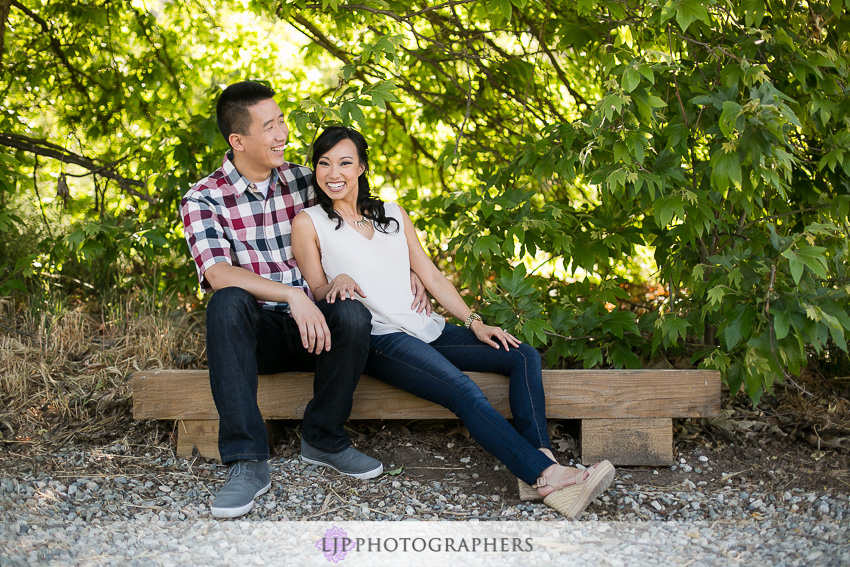 03-fun-engagement-beach-photos