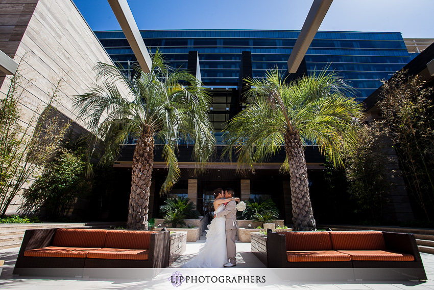 07-the-m-resort-las-vegas-wedding-photographer