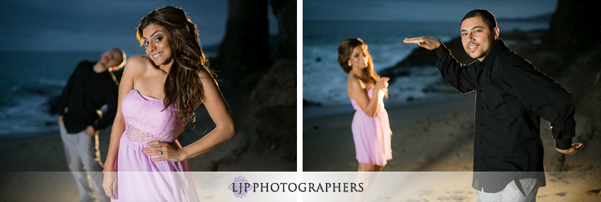 08-victoria-beach-engagement-photos