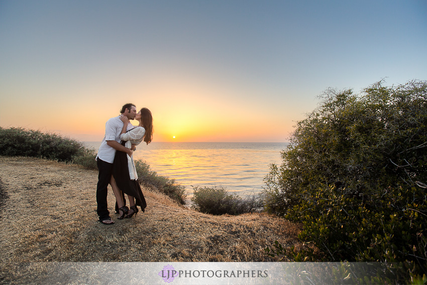 11-wayfarers-engagement-photographer
