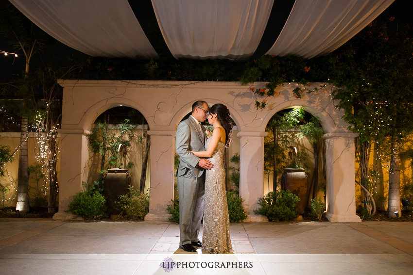 26-hilton-waterfront-huntington-beachw-wedding-photographer