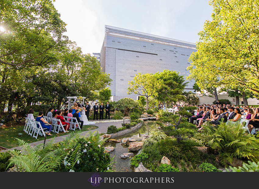 18-kyoto-gardens-doubletree-by-hilton-los-angles-wedding-photographer