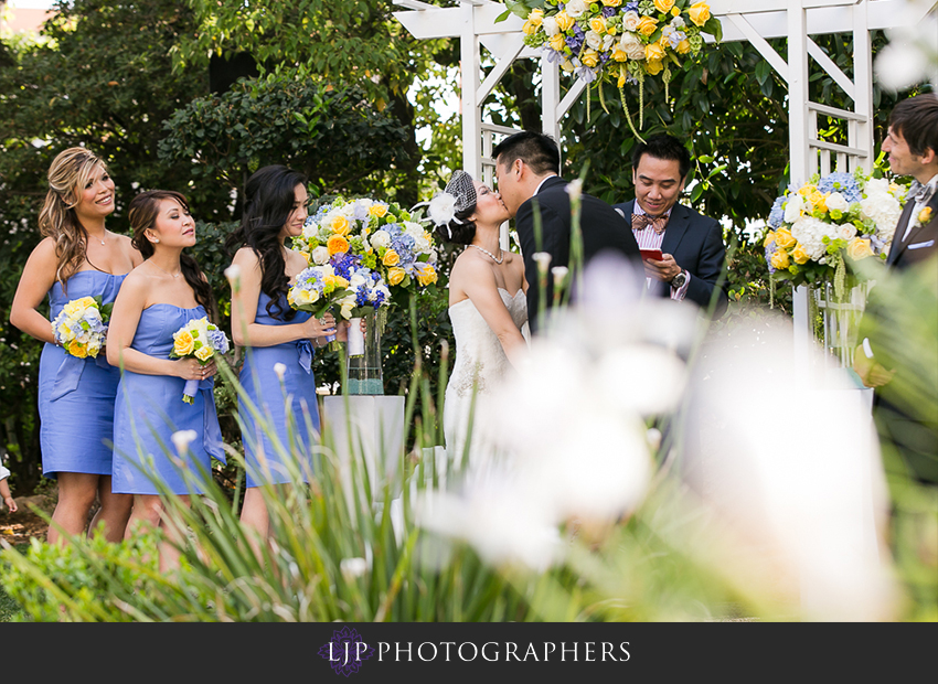 19-kyoto-gardens-doubletree-by-hilton-los-angles-wedding-photographer