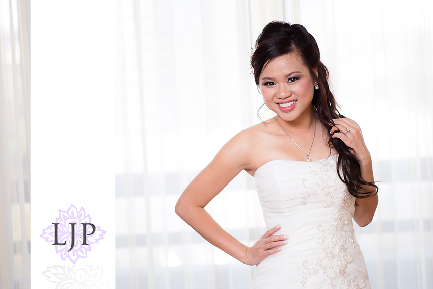 04-irvine-marriott-wedding-photographer-getting-ready-photos