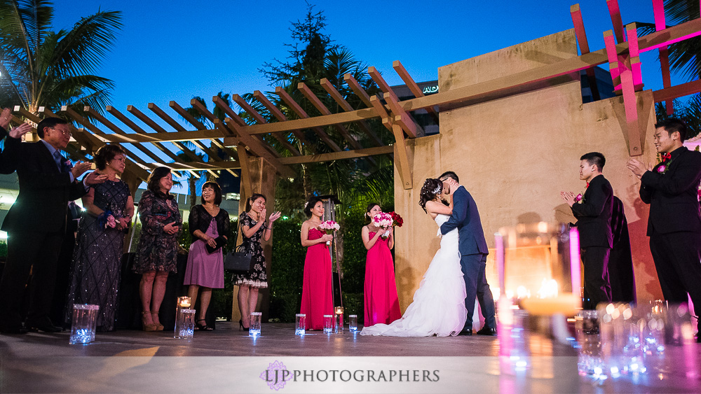 21-irvine-marriott-wedding-photographer-wedding-ceremony-photos