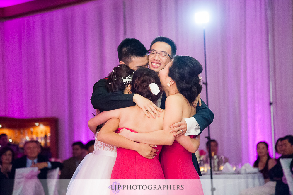 32-irvine-marriott-wedding-photographer-wedding-reception-photos