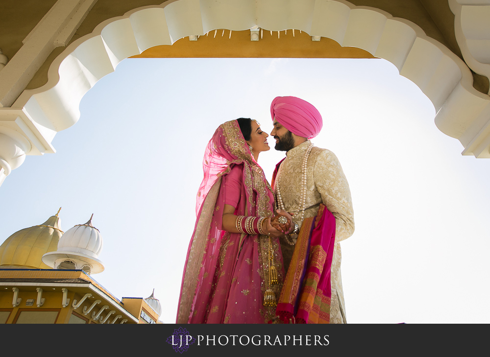 31-the-julia-morgan-ballroom-san-francisco-indian-wedding-photographer-baraat-wedding-ceremony-photos