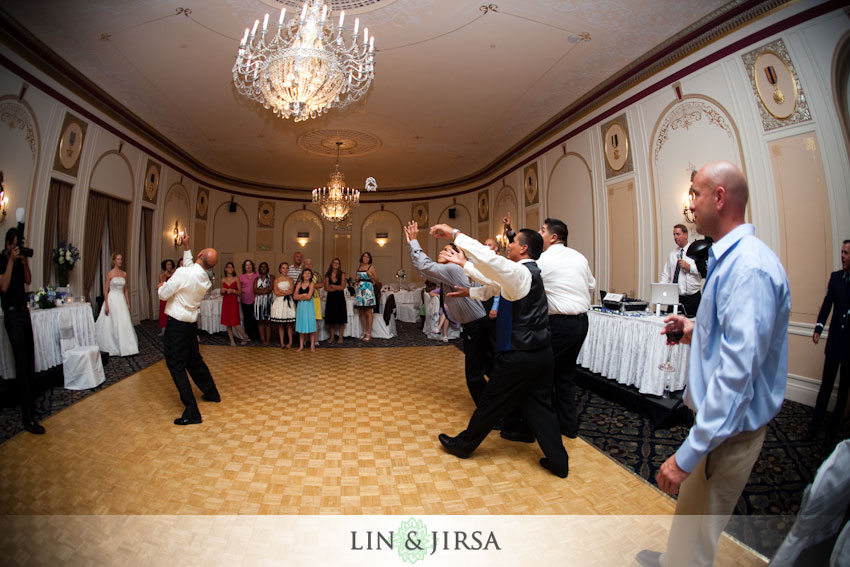 marines-memorial-hotel-san-francisco-garter-toss