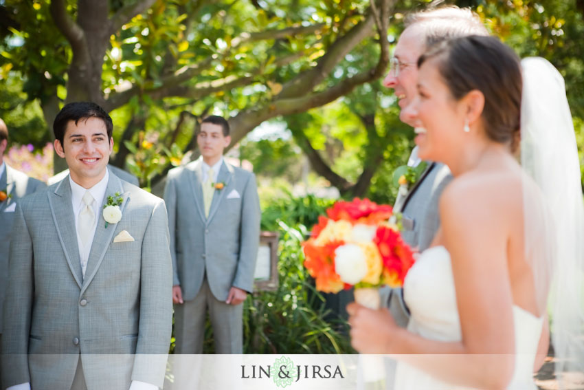 christ-presbyterian-church-santa-barbara-wedding-aisle