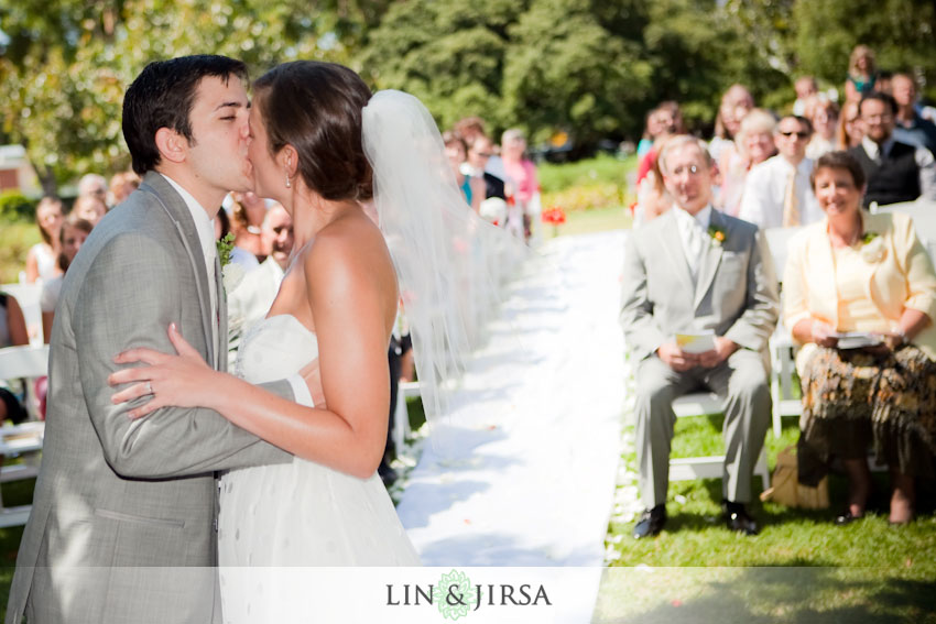 christ-presbyterian-church-santa-barbara-wedding-kiss christ-presbyterian-church-santa-barbara-wedding-kiss