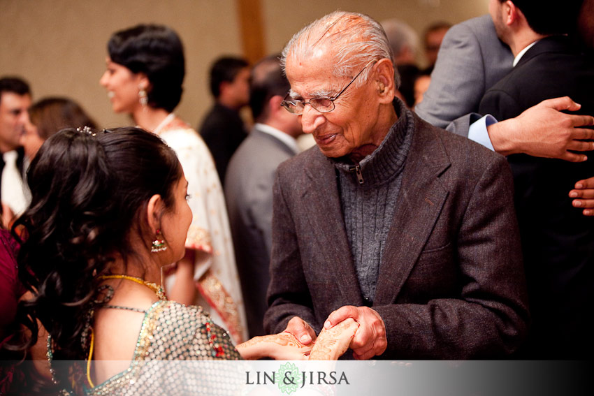 burbank castaway wedding picture Castaway Wedding Photography in Burbank | Reception | Vasu + Shruti