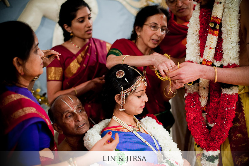 malibu-hindu-temple-muhurthram-wedding-photography-kaanigadhaanam malibu hindu temple muhurthram wedding photography kaanigadhaanam Malibu Hindu Temple Society of Southern California Wedding Photography | Ceremony | Vasu + Shruti