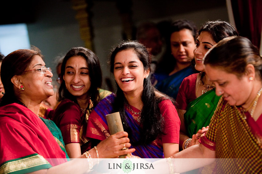 malibu-hindu-temple-society-southern-california-wedding malibu hindu temple society southern california wedding Malibu Hindu Temple Society of Southern California Wedding Photography | Ceremony | Vasu + Shruti