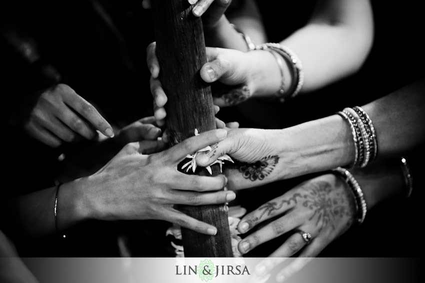 malibu-hindu-temple-wedding-photography-30 malibu hindu temple wedding photography 30 Malibu Hindu Temple Society of Southern California Wedding Photography | Ceremony | Vasu + Shruti