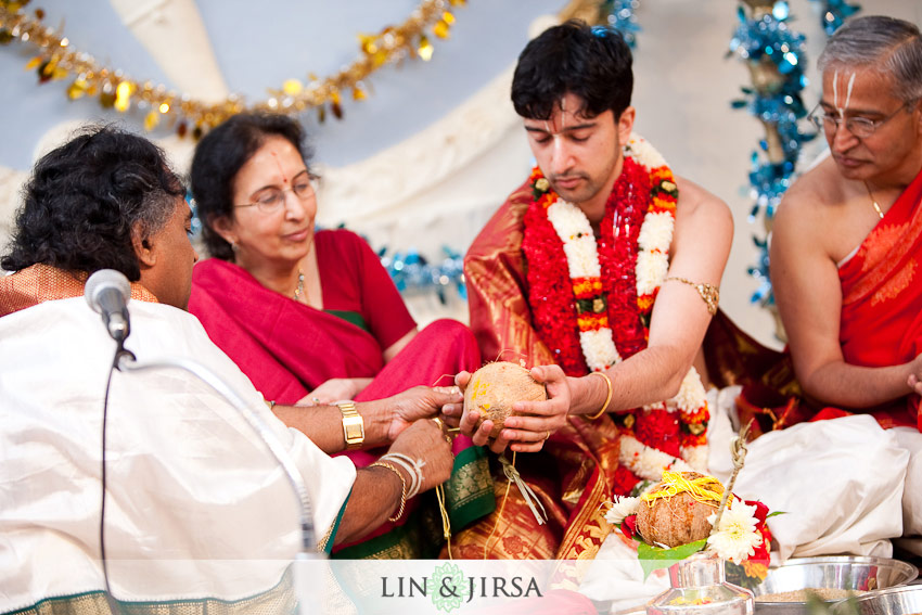 malibu-hindu-temple-wedding-photography-ceremony malibu hindu temple wedding photography ceremony Malibu Hindu Temple Society of Southern California Wedding Photography | Ceremony | Vasu + Shruti