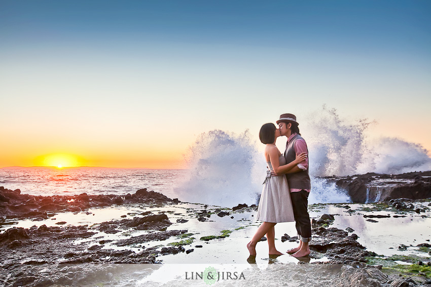 nighttime-laguna-beach-portrait-engagement