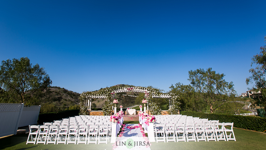 black-and-gold-golf-club-wedding-photographer