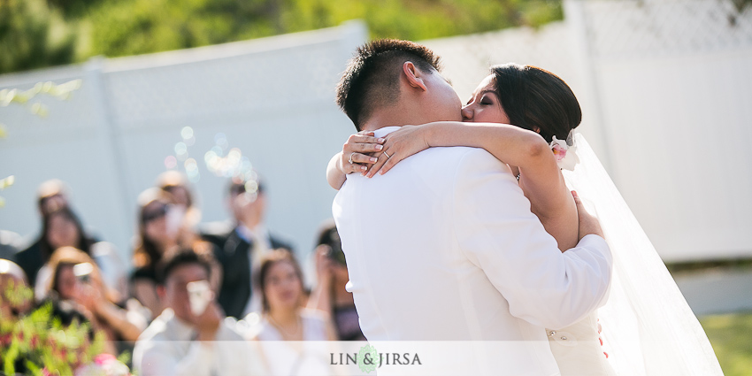 black-and-gold-golf-club-wedding-photographer