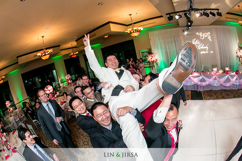 black-and-gold-golf-club-wedding-photographer