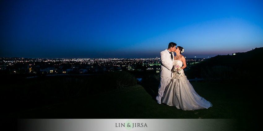 black-and-gold-golf-club-wedding-photographer
