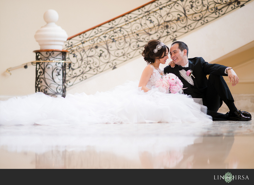 couple-st-regis-monarch-beach-wedding-photographer-wedding-dress