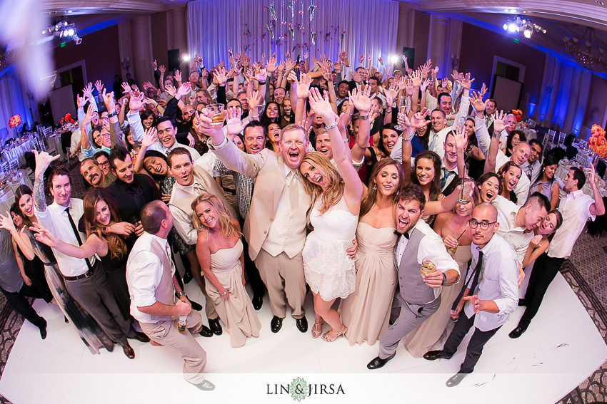 30-st-regis-laguna-beach-wedding-photographer-wedding-group-photo