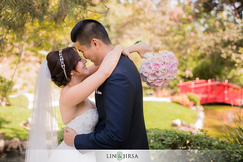 06-gorgeous-daytime-getting-ready-wedding-photos