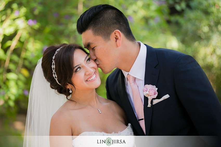 07-gorgeous-daytime-getting-ready-wedding-photos