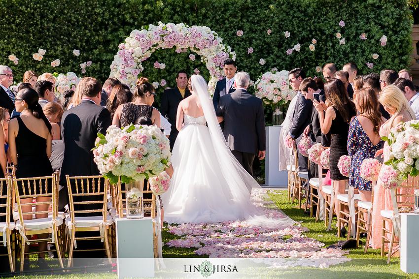 14-lovely-outdoor-wedding-photos