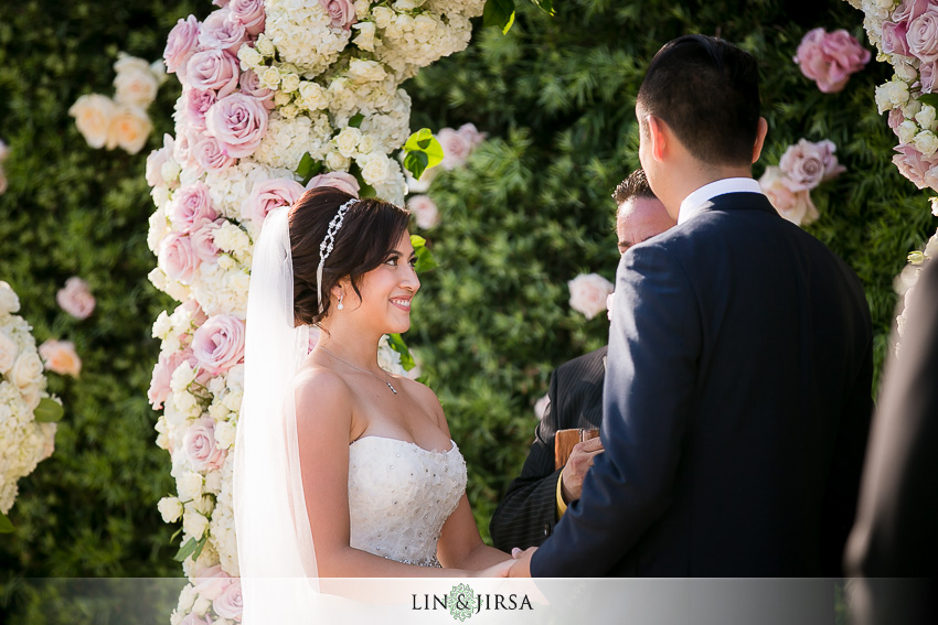 17-lovely-outdoor-wedding-photos