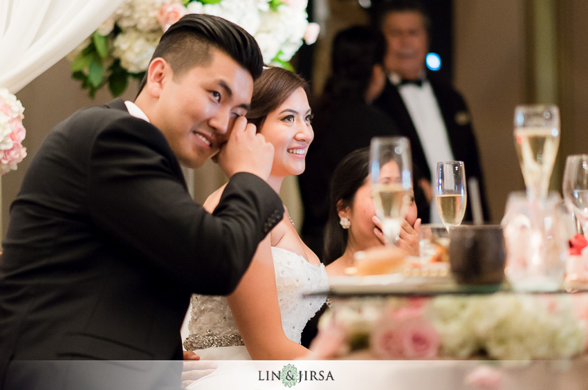 39-fun-wedding-celebration-photos