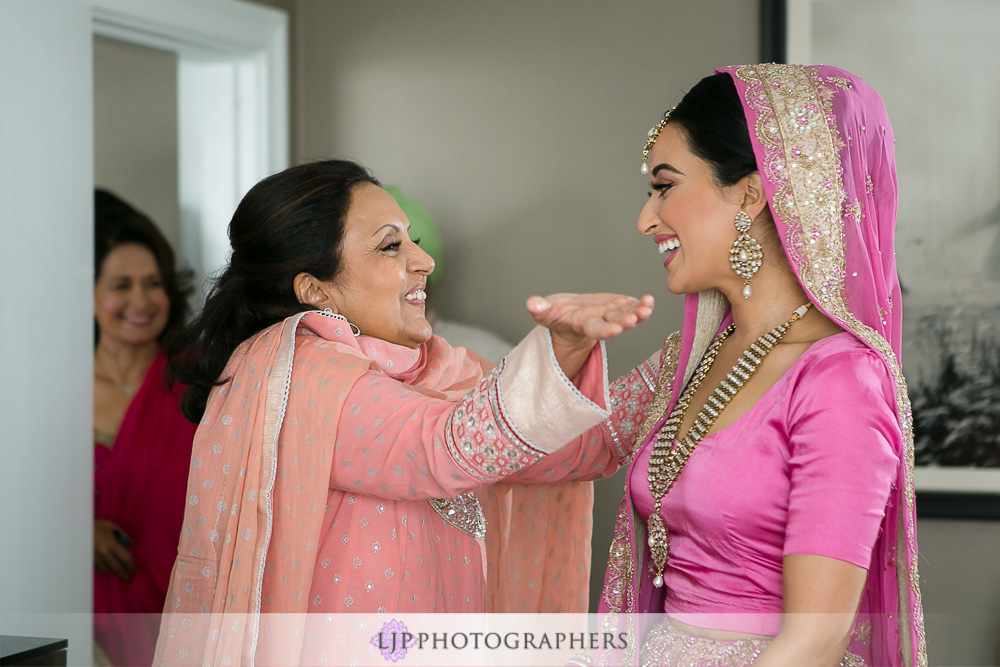 12-the-julia-morgan-ballroom-san-francisco-indian-wedding-photographer-getting-ready-photos