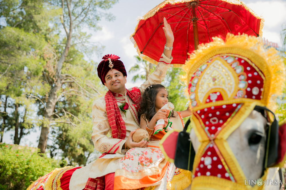 19-hilton-los-angeles-universal-city-indian-wedding-photographer-wedding-ceremony-baraat