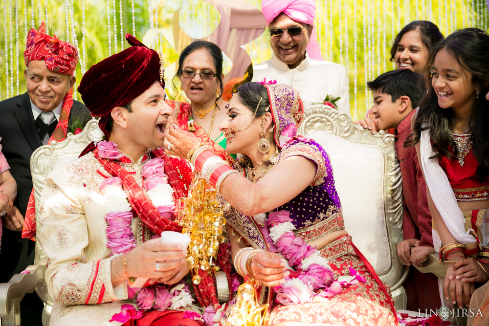 30-hilton-los-angeles-universal-city-indian-wedding-photographer-wedding-ceremony-baraat