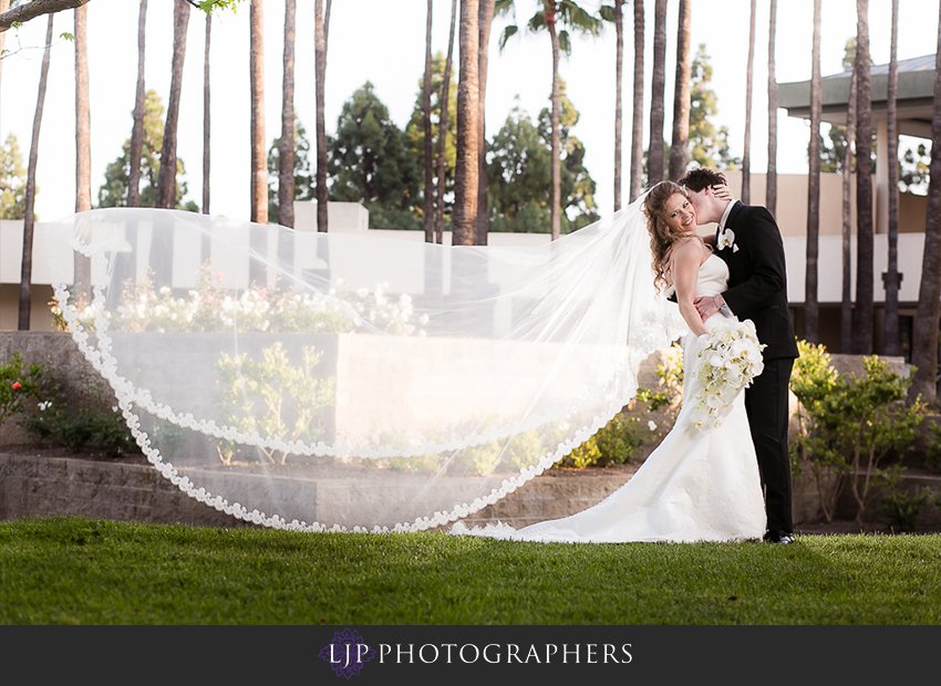 22 the center club costa mesa wedding photos