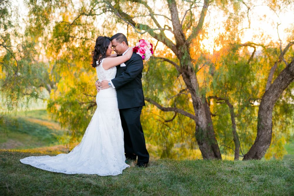 41 black gold golf club wedding photography
