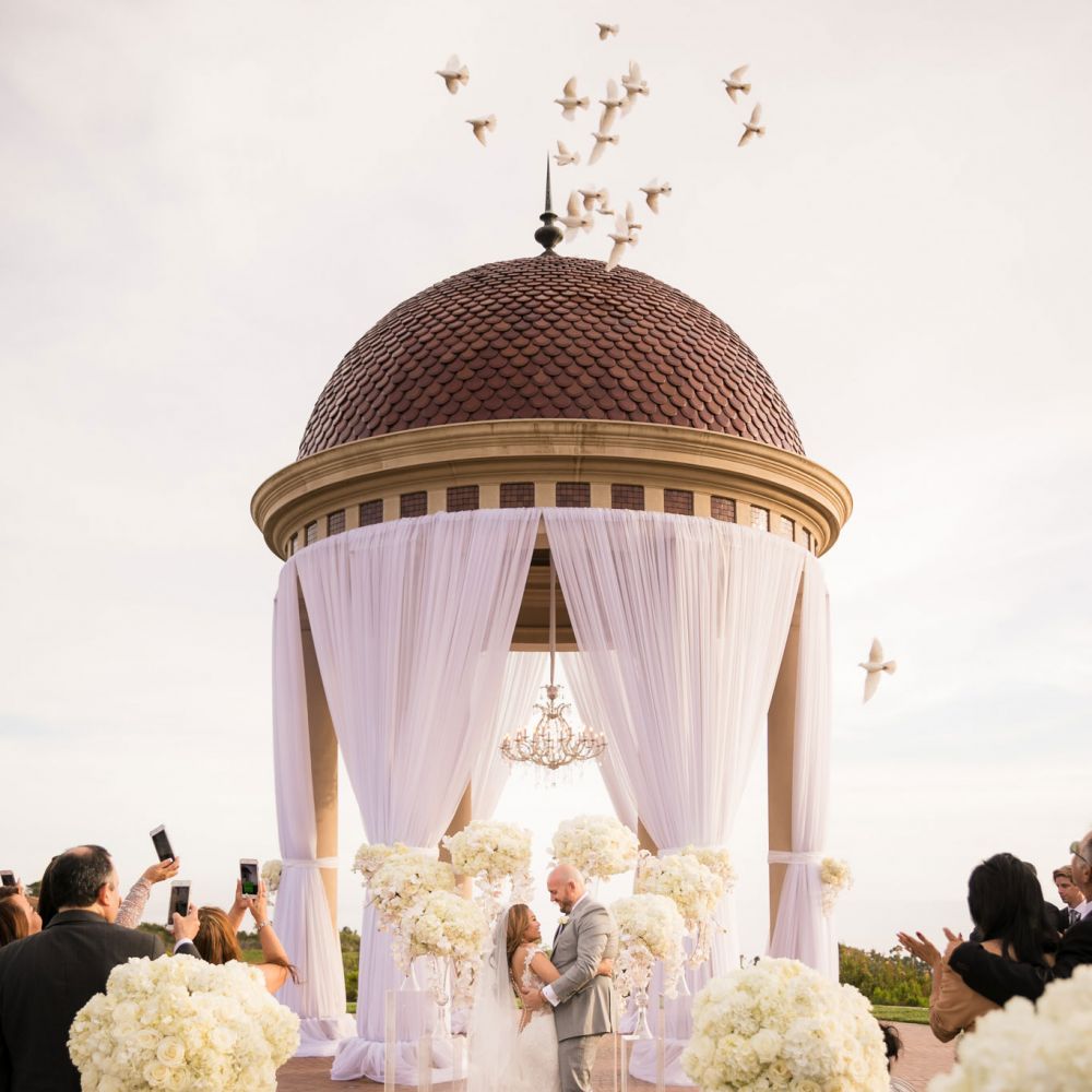 00 pelican hill resort orange county wedding horse carriage photography