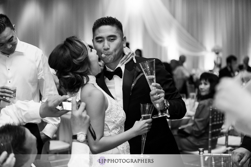 -hyatt-regency-wedding-photographer