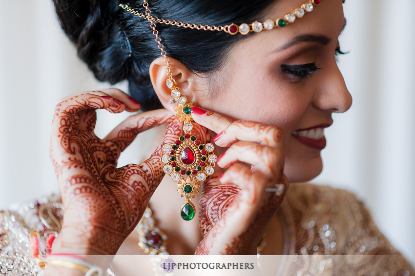 03-hyatt-huntington-beach-indian-wedding-photographer-mandap