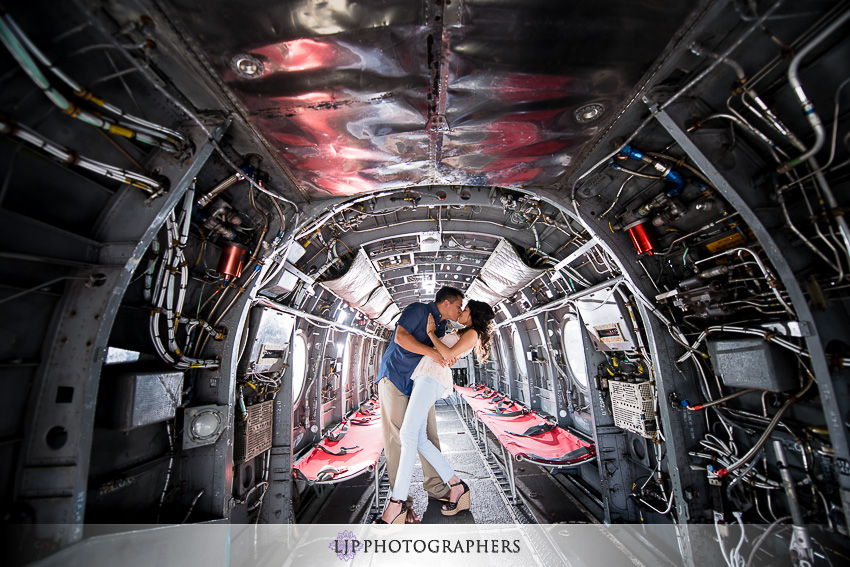 04-ND-San-Diego-Midway-Engagement-Photos