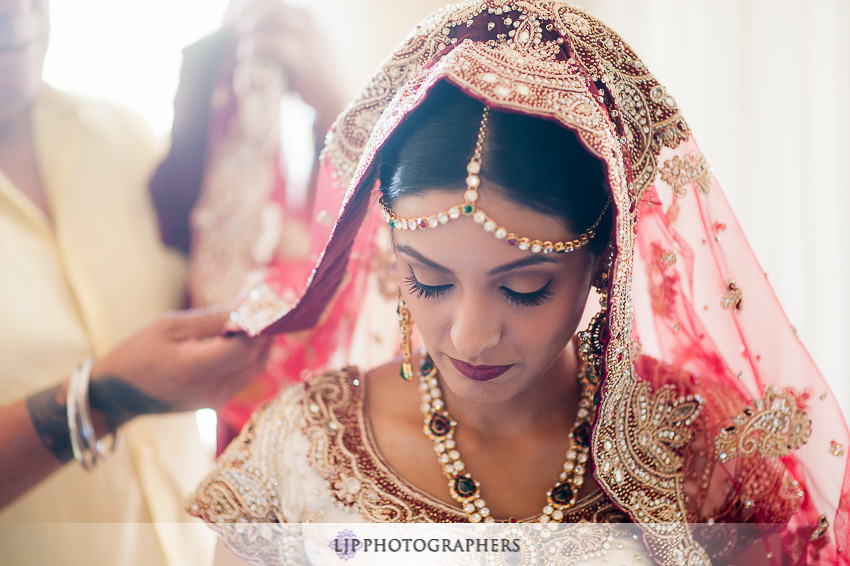 04-hyatt-huntington-beach-indian-wedding-photographer-mandap