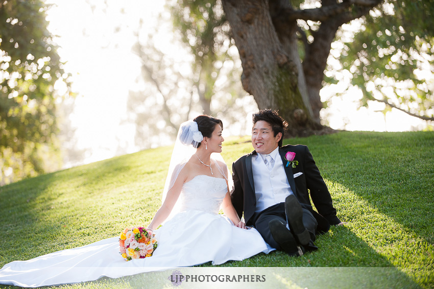 06-summit-house-fullerton-wedding-photographer-wedding-bouquet