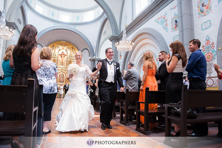 08-mission-basilica-san-juan-capistrano-wedding-photographer-wedding-dress