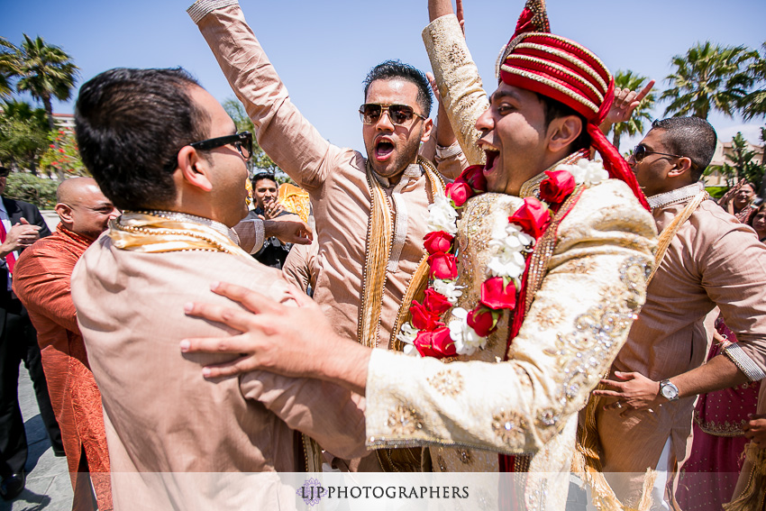 09-hyatt-huntington-beach-indian-wedding-photographer-mandap