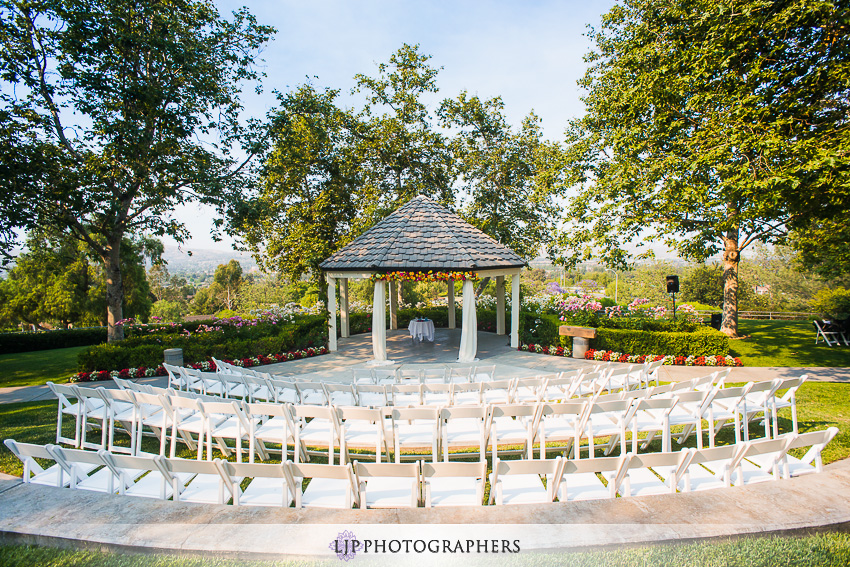 09-summit-house-fullerton-wedding-photographer-wedding-bouquet