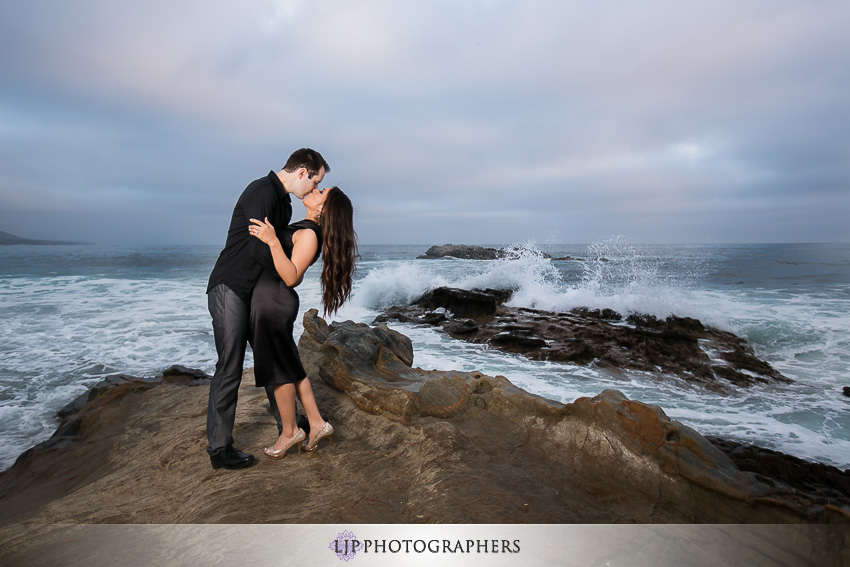 10-romantic-engagement-photos