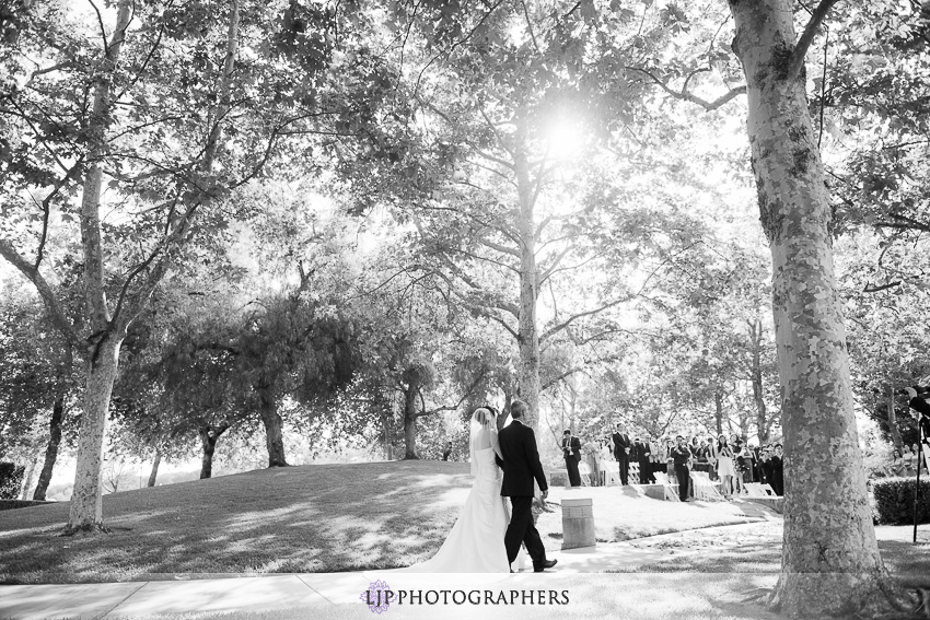 10-summit-house-fullerton-wedding-photographer-wedding-bouquet
